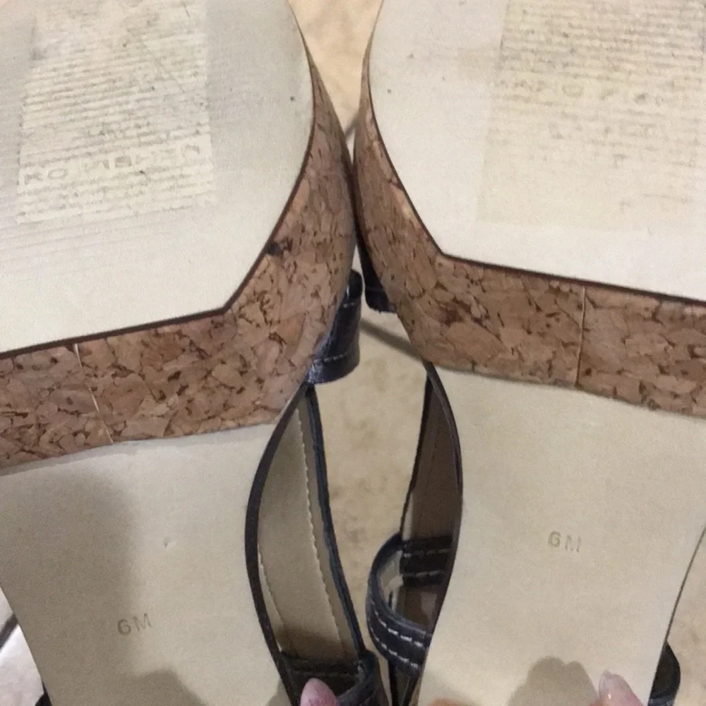 Heels - Picture 6 of 6